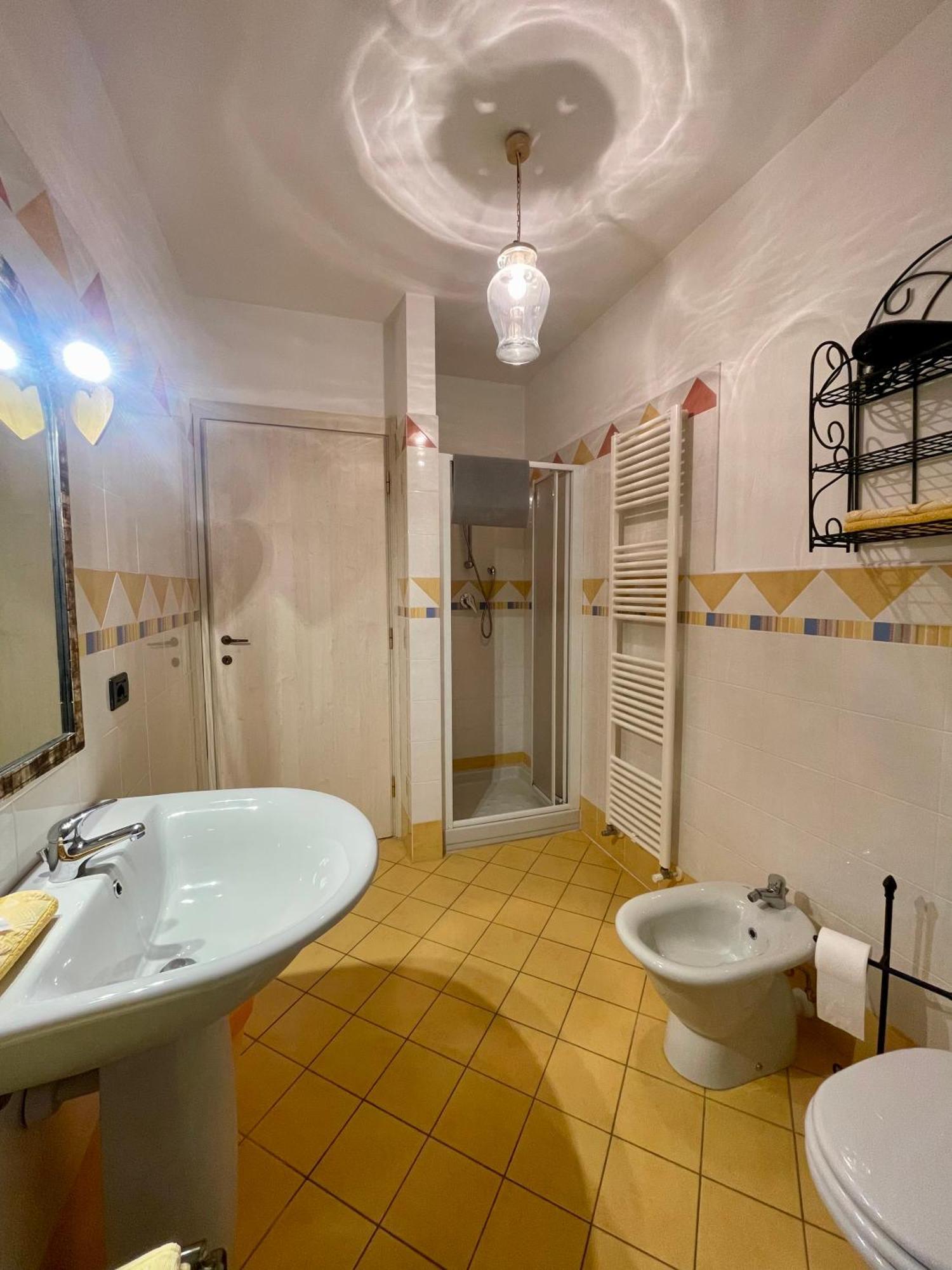 Camera Doppia con Letti Singoli con Bagno Privato
